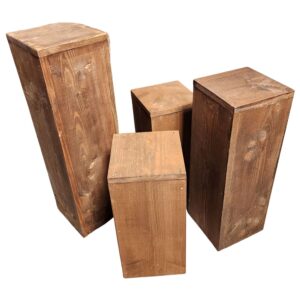 Steles en bois