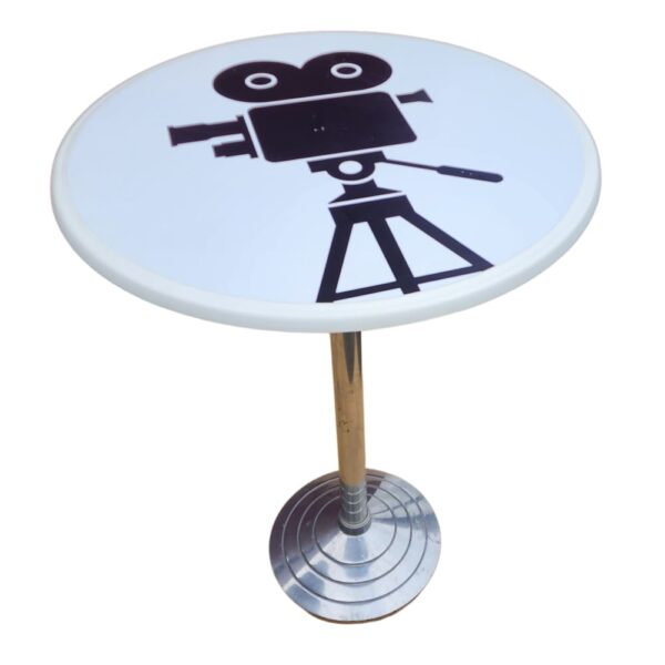 location mange debout camera